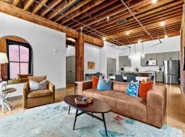 Stunning 5 Star Stay! Guest Favorite with River View