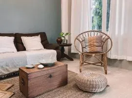 2BR Laid Back Apartment, near beach