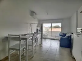 Studio 4 pers climatisé avec parking, à 100m de la mer - FR-1-475-174
