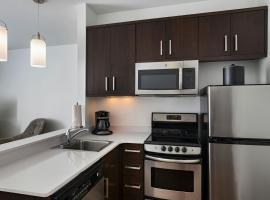 埃姆斯万豪广场套房酒店 ，位于埃姆斯的酒店