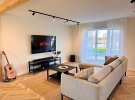 Ipu Puhkemaja - Riverside Holiday Home，位于Nasva的酒店