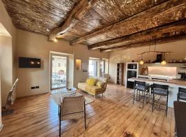 Spacious house in Tapigliano with terrace for 12 people，位于内比乌诺的酒店