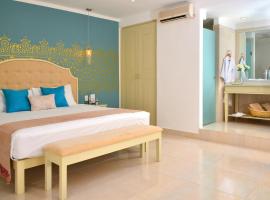 Unic Design Hotel & Restaurant- 5th Avenue，位于普拉亚卡门的酒店