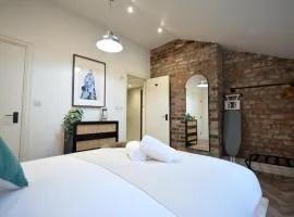 CITYeSCAPE - 2BR 2 bath