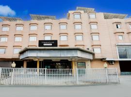 Super Townhouse Padav Square Gwalior formerly Hotel Shelter，位于瓜廖尔的酒店
