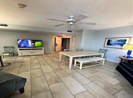 Direct Oceanfront 2 BR Ocean Walk 3 Balconies 1601，位于代托纳海滩的酒店