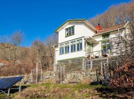 Nice Home In Nösund With House Sea View，位于Nösund的酒店