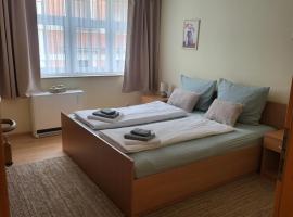HOTEL RITTERS WEINSTUBEN kaffe restoran MERSEBURG，位于梅泽堡的酒店