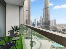 GRANDE SIGNATURE BY EMAAR - NEW Luxury 2BR W Panoramic Burj Khalifa & Fountain Show Views