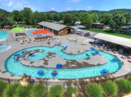 Sun Outdoors Pigeon Forge，位于赛维尔维尔的酒店