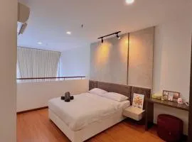 4PX 2BR, Duplex Central I-City Near Theme Park & SOGO