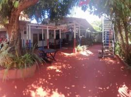 Albergue Flor do Caribe，位于帕林廷斯的住宿加早餐旅馆