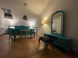 Glam One Bedroom Duplex in Vila in city centre