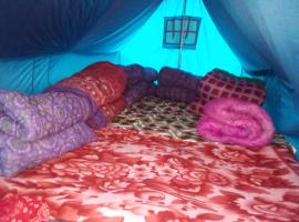 avtours tents nr kedarnath temple，位于Kedārnāth的酒店