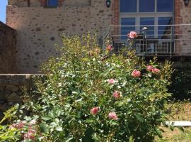 Gîte atypique Nature La Cabane，位于Vieille-Brioude的酒店