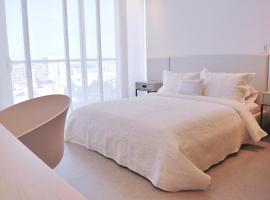 Apartaestudio DISTRITO 90，位于巴兰基亚的带按摩浴缸的酒店