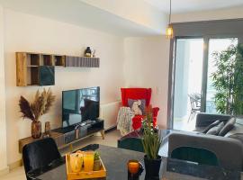 New Modern 2BD aprt with shared rooftop pool B2，位于雅典的酒店