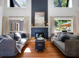 Extraordinary Country Retreat with Beautiful Views，位于波拉尔的酒店