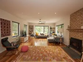 Claystone - walking distance to the beach