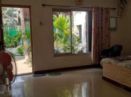 Holiday Home Beach Resort And Aquatic Sports In Tarkarli，位于马尔万的海滩酒店