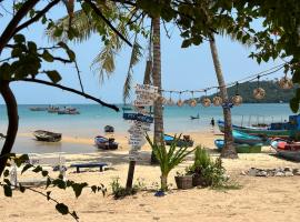 Entire Beach House in M'Pai Bay - Koh Rong Sanloem，位于Kaôh Kon的酒店