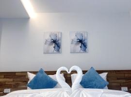Ozone Hotel Khanom，位于Ban Talat Bang Not的酒店