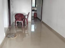 Aswathy Bhavan Near Star auditorium vadakkenchery，位于帕拉克卡德的酒店