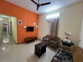 SHI's 2BHK home in Coimbatore near Sai Baba Colony, Ganga C Hospital, Women's care，位于哥印拜陀的酒店
