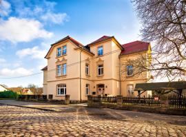 FeWo Droyßig Villa Edelgard，位于Droyßig的酒店