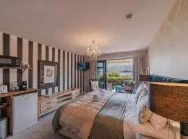 Private Room Near the Lake - Ohau