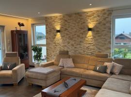 Moderne Wohnung in Achern, Schwarzwald，位于阿赫恩的酒店