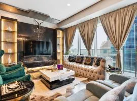 High End Luxury Stay with Full Palm Jumeirah View