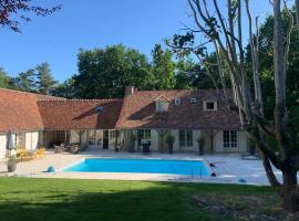Valley of Chevreuse - Dampierre - Beautiful villa，位于Dampierre的酒店
