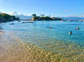 Isolella à 50 m de la plage，位于皮耶特罗塞拉的酒店