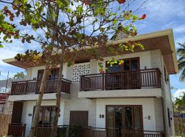 Chellie Rose Resort Hotel，位于班塔延岛的酒店