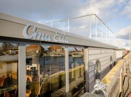 exclusives Hausboot "Oma Ella"，位于海利根港的酒店
