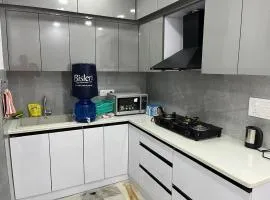 Cozy nest 2bhk by LWB