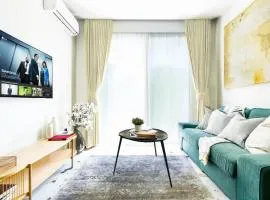 Duplex - Main Street Area - AC - Netflix - Desk