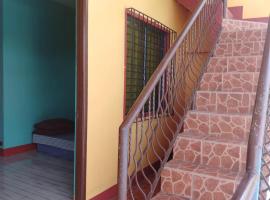 RM8 - Non-AC Second Floor Unit in San Roque Bauan Batangas，位于八打雁的酒店