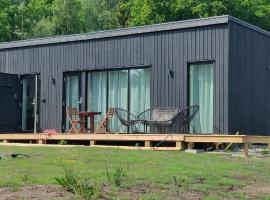 House with lake view，位于Mellösa的酒店