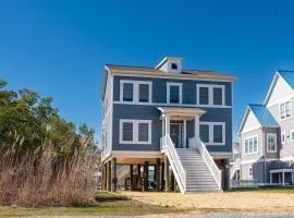 Anchor's Away - Waterfront, Pet Friendly, Pools!