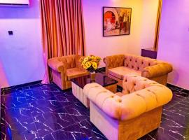 Radiant Hotel & Suites，位于Arida的酒店