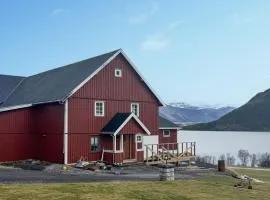 Cozy Apartment In Malmefjorden