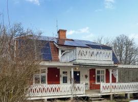 Stunning Home In Blankaholm With Wifi，位于Blankaholm的酒店
