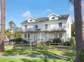 Channel Lookout - Water views & public dock!