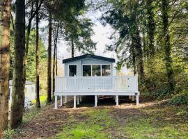 3 Bedroom Caravan LG3, Lower Hyde, Shanklin，位于尚克林的酒店
