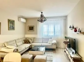 Adra's apartment