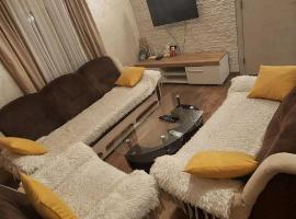 ES lux 24，位于Mitrovići的酒店