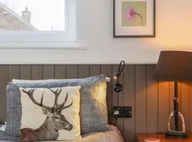 Burn Cottage - with Hot Tub