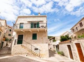 Apartments by the sea Pucisca, Brac - 23445